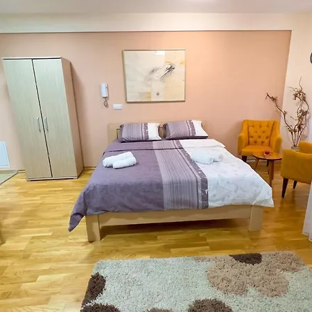 Paspalj Apartament *